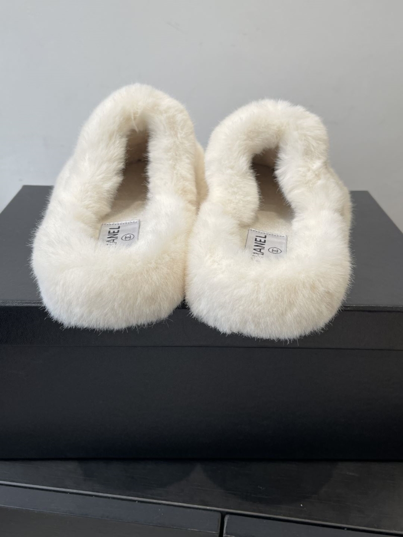 Ch**el slippers